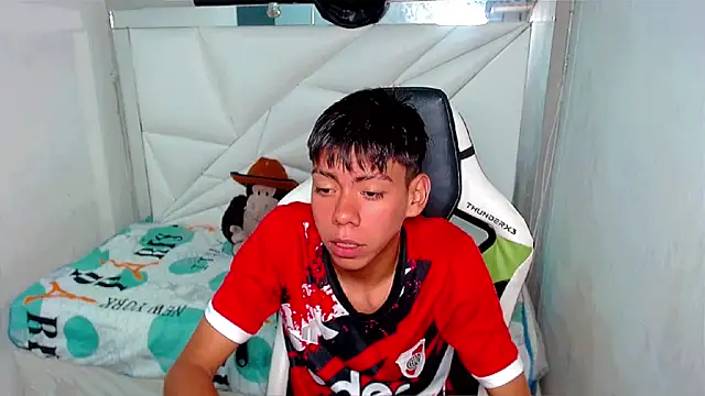 Liarr  online show from March 13, 8:14 pm