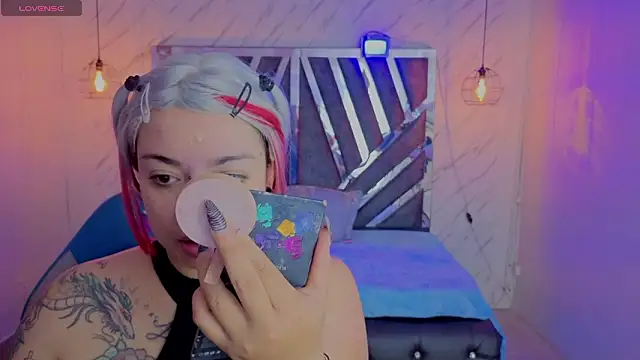  Vermell  online show from March 20, 7:04 pm