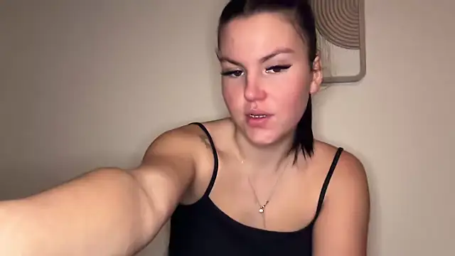 kiaraaaa75 online show from February 3, 6:24 pm