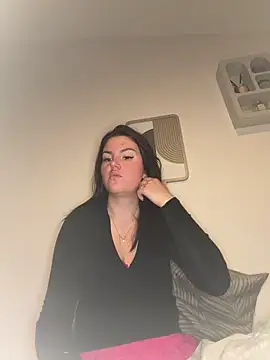 kiaraaaa75 online show from March 31, 7:16 pm