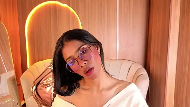 Alina b  online show from March 4, 8:05 pm