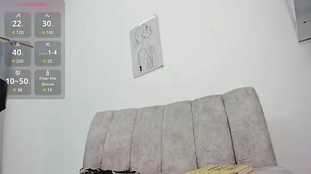 velvetluna  online show from June 4, 2:11 pm