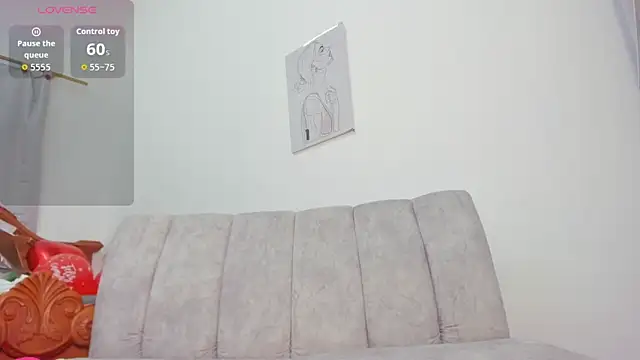 velvetluna  online show from April 10, 3:08 pm