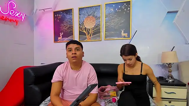 Snapshot of Candy_bhraun chatting on February 21, 12:45 am Candy bhraun online show from February 21, 12:45 am