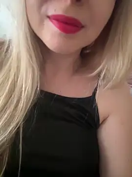 Snapshot of NikkiMis chatting on March 26, 3:21 pm NikkiMis online show from March 26, 3:21 pm