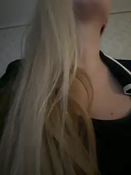 Snapshot of NikkiMis chatting on February 24, 11:38 pm NikkiMis online show from February 24, 11:38 pm