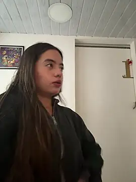 Snapshot of arycooper_ chatting on June 4, 1:27 pm arycooper online show from June 4, 1:27 pm