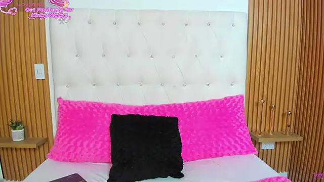 GreciaEvanss online show from June 9, 3:24 pm