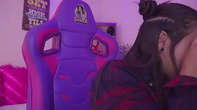 mavi boo online show from February 4, 8:04 pm