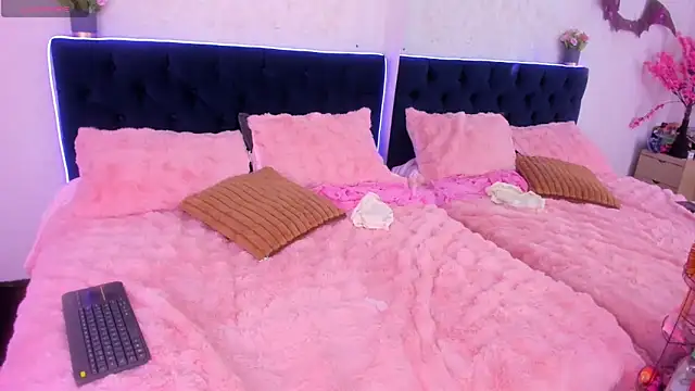 Katty Kiiss  online show from May 31, 4:07 am