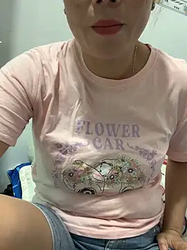 Baby-lovely69 online show from March 31, 4:36 am