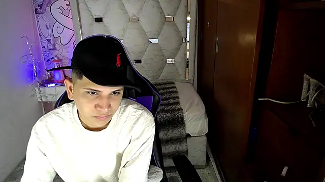 Black diamondd  online show from April 14, 3:17 pm