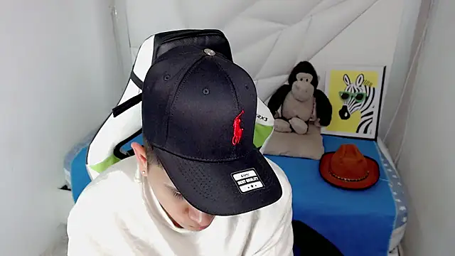 Black diamondd  online show from February 7, 2:03 pm