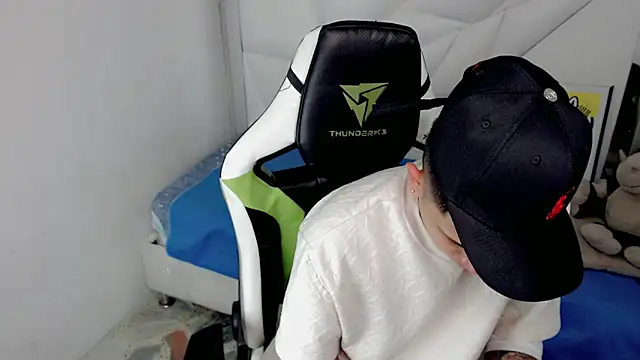 Black diamondd  online show from February 11, 3:01 pm