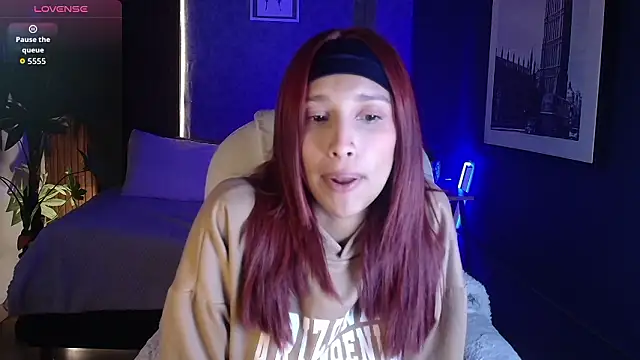 Snapshot of saphire_ chatting on March 1, 2:00 am saphire online show from March 1, 2:00 am