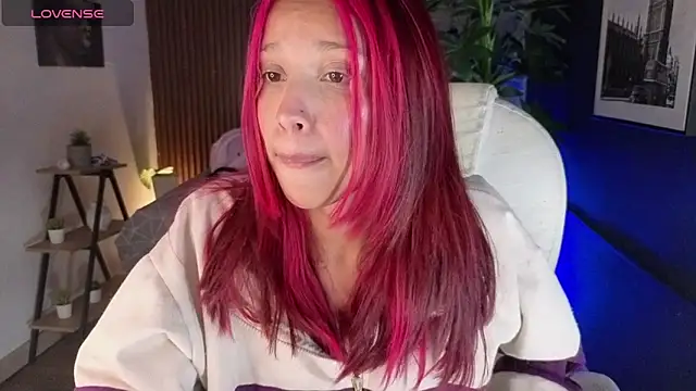 saphire  online show from April 14, 3:17 pm