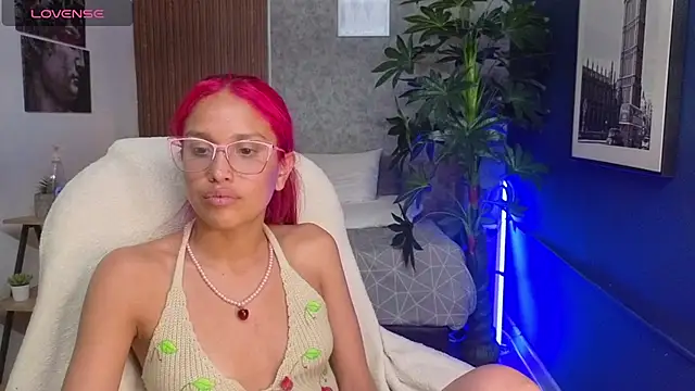 saphire  online show from April 15, 3:23 am