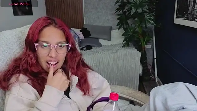 saphire  online show from April 5, 1:23 am