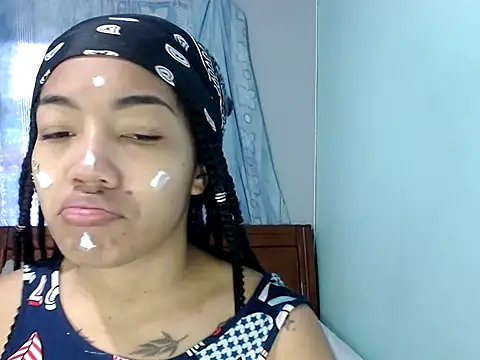 Snapshot of Sexy_Supermomm chatting on February 28, 3:44 pm Sexy Supermomm online show from February 28, 3:44 pm