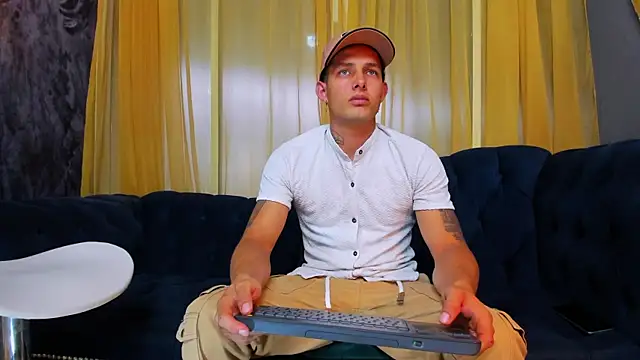  angel rivera online show from February 14, 9:04 pm