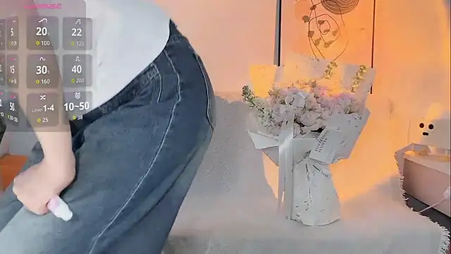 Lisa-295188 online show from April 12, 8:39 am