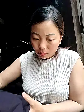 Ella-aa online show from May 18, 6:29 am