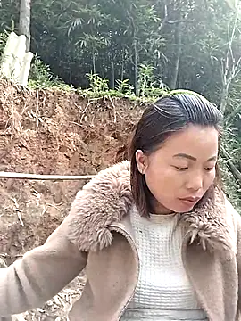 Ella-aa online show from March 3, 2:07 am