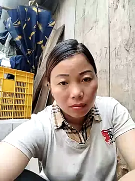 Ella-aa online show from May 23, 3:27 am