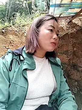 Snapshot of Ella-aa chatting on February 17, 2:42 am Ella-aa online show from February 17, 2:42 am