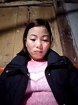 Snapshot of Ella-aa chatting on February 4, 12:55 pm Ella-aa online show from February 4, 12:55 pm