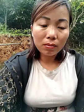 Ella-aa online show from March 29, 9:55 am