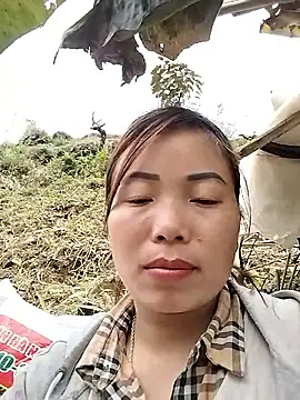 Ella-aa online show from March 24, 5:18 am