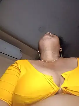 Snapshot of senguptadiya248 chatting on February 7, 11:35 pm senguptadiya248 online show from February 7, 11:35 pm