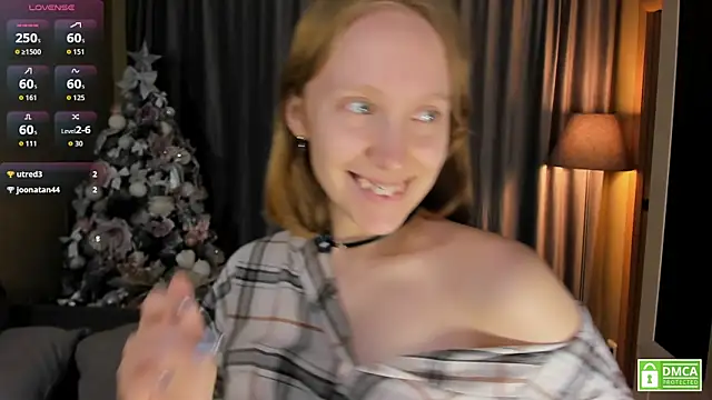 Snapshot of Cutie_Ellis chatting on July 17, 5:32 pm Cutie Ellis online show from July 17, 5:32 pm