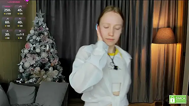 Cutie Ellis online show from March 28, 12:50 pm