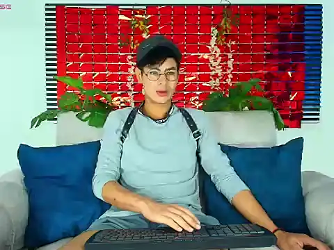 ThiiagoSaeenz online show from February 16, 4:05 pm