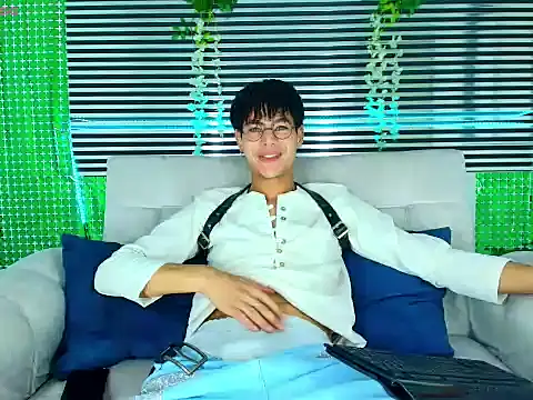 ThiiagoSaeenz online show from March 23, 5:57 pm