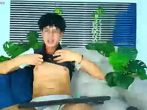 ThiiagoSaeenz online show from March 14, 6:03 pm