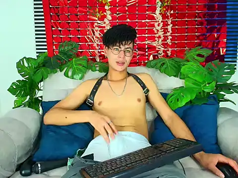 ThiiagoSaeenz online show from February 27, 4:29 pm