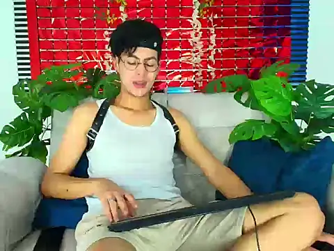 ThiiagoSaeenz online show from February 21, 2:08 pm