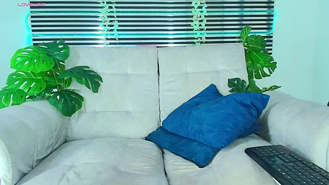 ThiiagoSaeenz online show from April 22, 3:52 pm