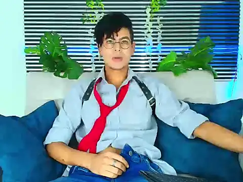 ThiiagoSaeenz online show from February 7, 4:26 pm