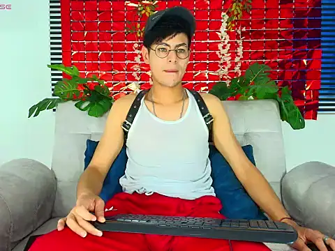 ThiiagoSaeenz online show from February 17, 2:47 pm