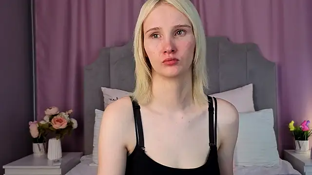 CrystalLili online show from June 10, 2:57 am