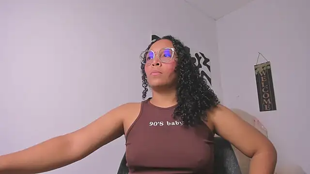 Nia13 online show from April 7, 10:22 pm