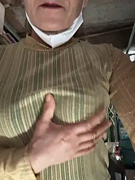 Snapshot of YANINA120 chatting on February 24, 2:12 am YANINA120 online show from February 24, 2:12 am