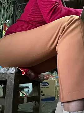 Snapshot of YANINA120 chatting on February 5, 10:22 am YANINA120 online show from February 5, 10:22 am