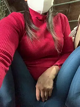 Snapshot of YANINA120 chatting on February 15, 1:28 am YANINA120 online show from February 15, 1:28 am