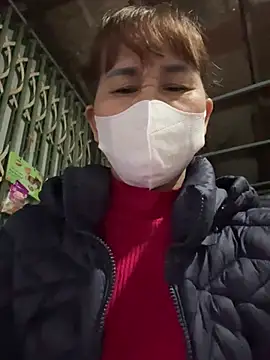 Snapshot of YANINA120 chatting on February 12, 12:10 am YANINA120 online show from February 12, 12:10 am