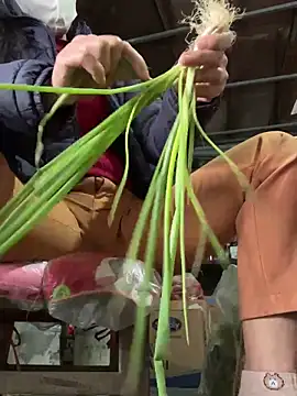 Snapshot of YANINA120 chatting on February 3, 2:32 am YANINA120 online show from February 3, 2:32 am